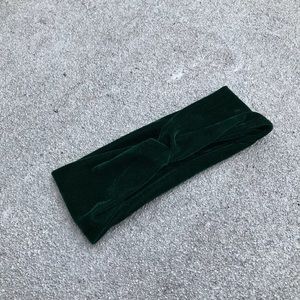 Urban Outfitters Accessories - π΅ Emerald Green Velvet Headband π΅ Urban Outfitters Accessories - π΅ Emerald Green Velvet Headband π΅